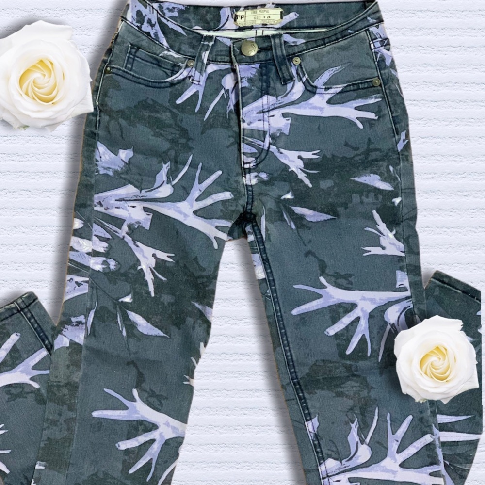 Free People - Size 24, Excellent Condition Pants